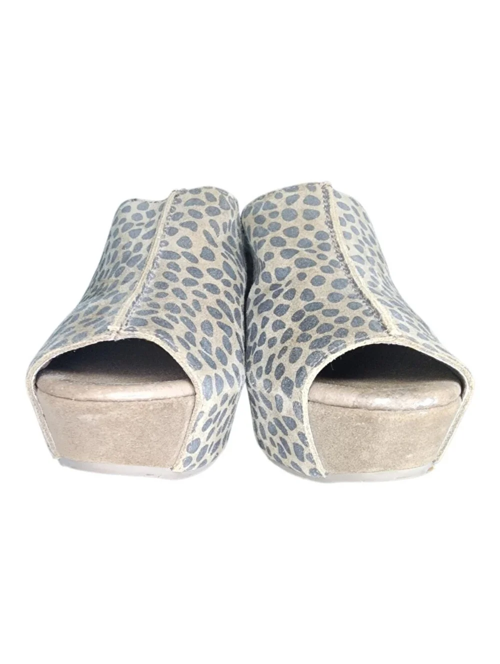 Chocolat Blu Wynn Peep Toe Wedges, Womens 6